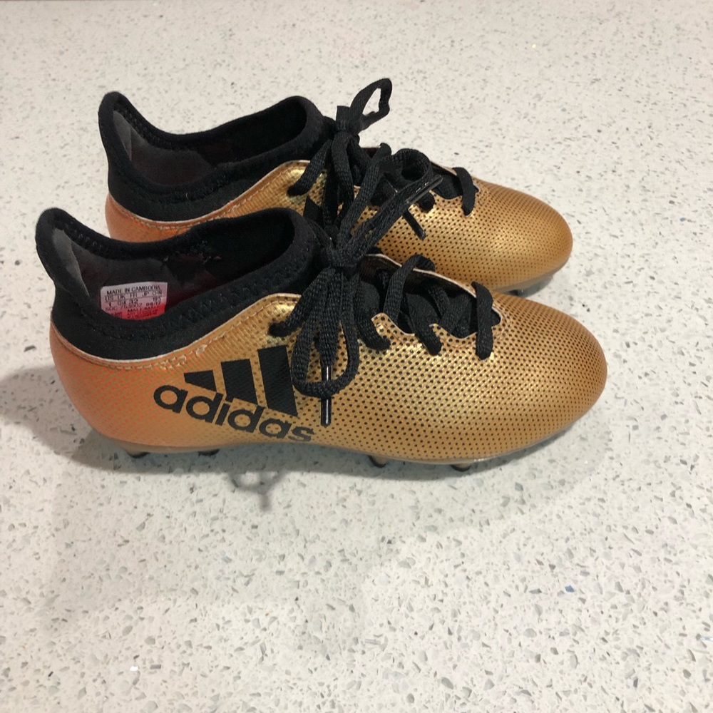 Adidas Gold kids soccer cleat